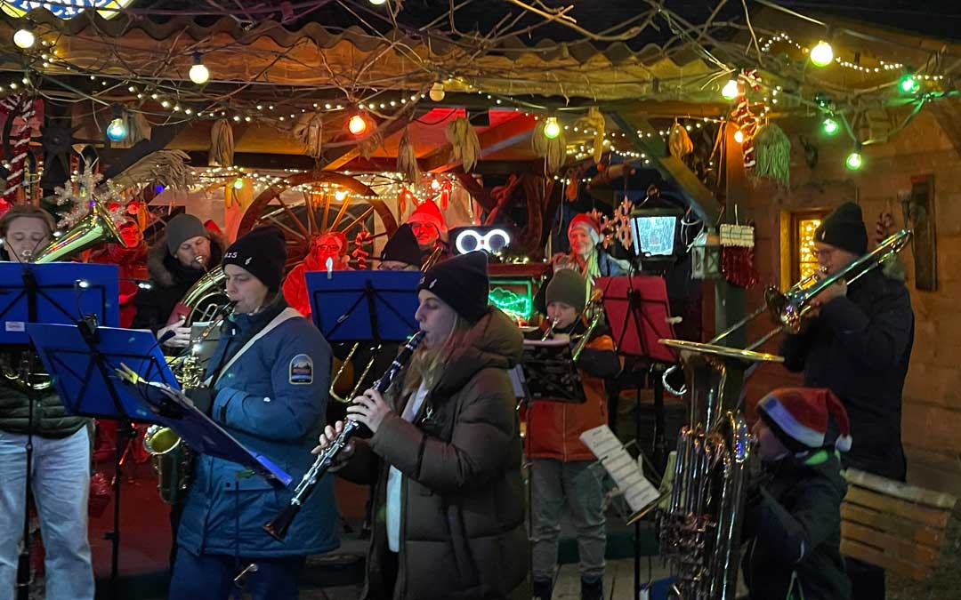 Weihnachtsauftritt der RITMOS und dem Musikzug Schneppenhausen